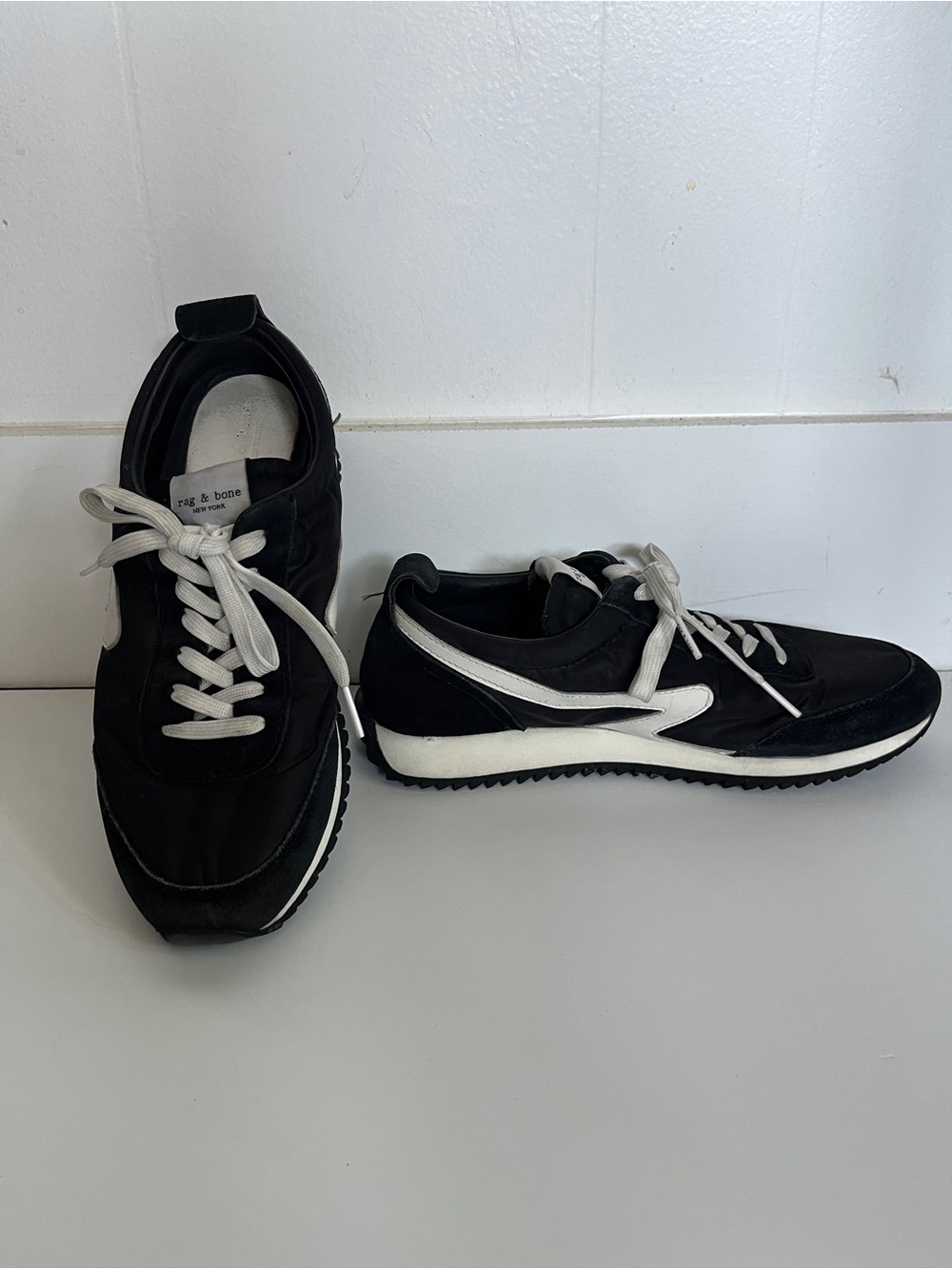 Rag & Bone women’s Runner Sneakers Back/White sz 38 (7.5-8)